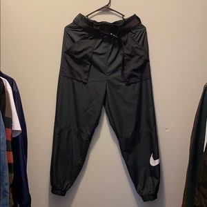 Nike Sportswear Woven Swoosh Pants